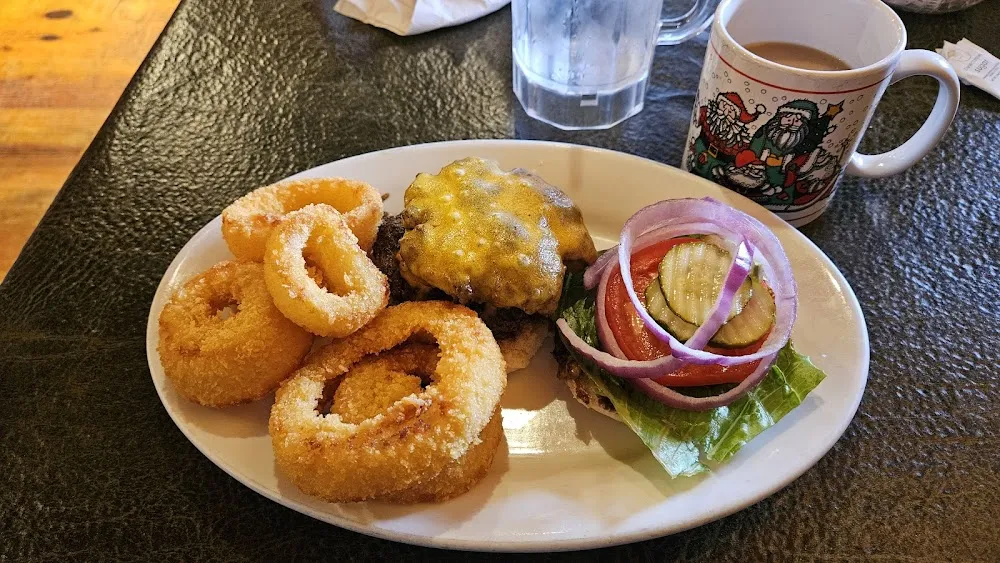 Hamburger with Onion Rings